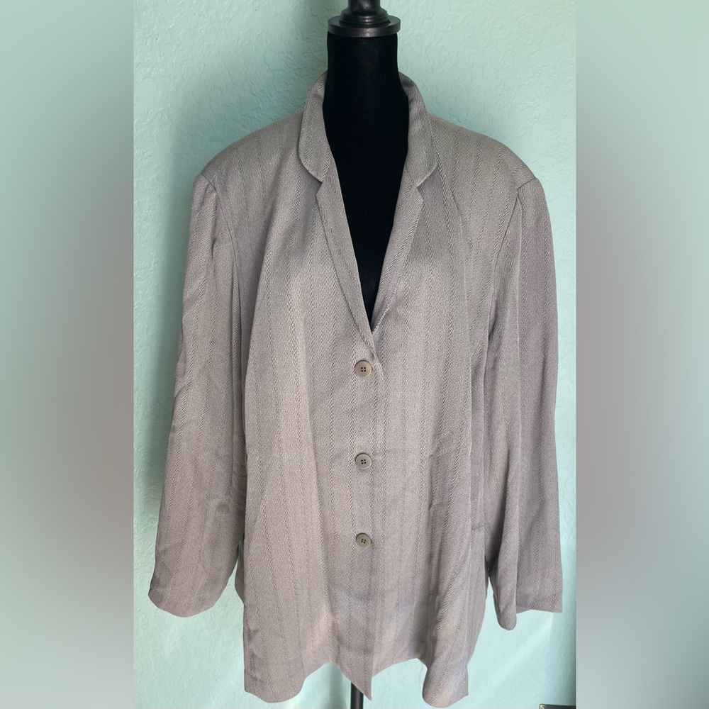 Classic Women's Light Gray Blazer